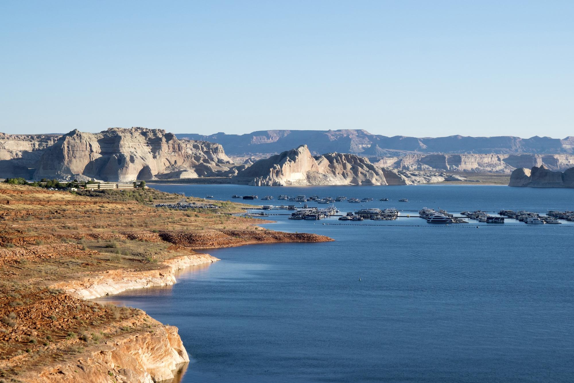 Road trip, Page, Arizona, Lake Powell, houseboat, atypical accommodation, iconic travel